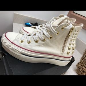 Converse Platform (Womens US 6)
